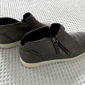 Ecco low-cut boot, size 37 (US size 6.5-7)